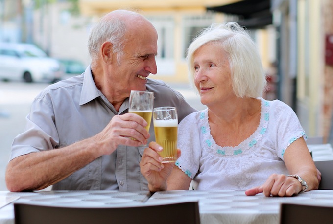 Estudo revela que uma cerveja por dia aumenta longevidade e diminui risco de demência